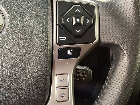 Used 2021 Toyota 4Runner Limited image 23