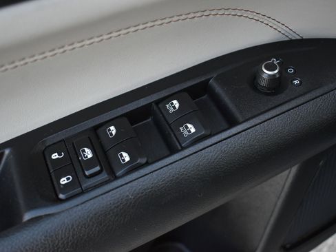 Used 2022 Jeep Compass Limited AWD/4WD image 12