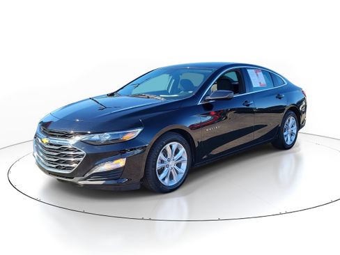 Used 2024 Chevrolet Malibu LT image 2