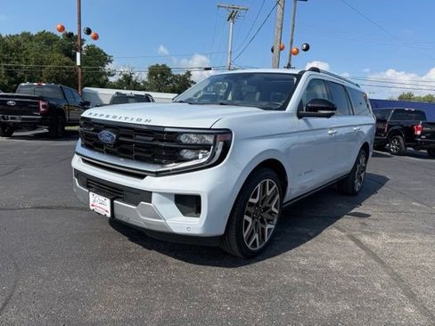 Used 2025 Ford Expedition Max Platinum w/ Platinum Ultimate Package AWD/4WD image 18