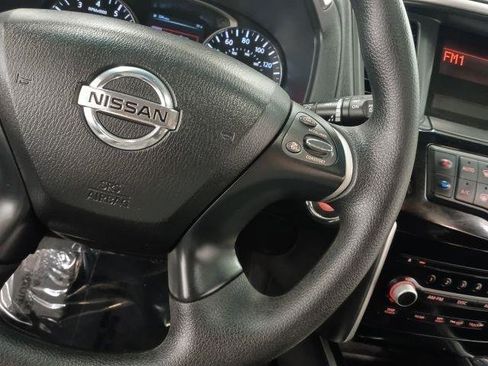 Used 2014 Nissan Pathfinder S FWD image 22