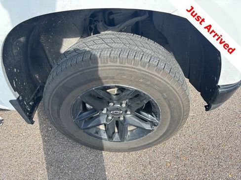 Used 2019 Chevrolet Silverado 1500 LT Trail Boss AWD/4WD image 19