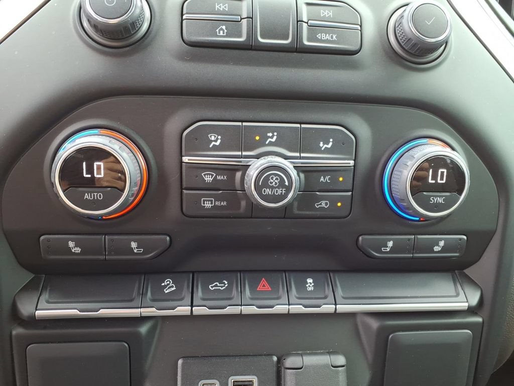 Used 2022 Chevrolet Silverado 1500 RST AWD/4WD image 25