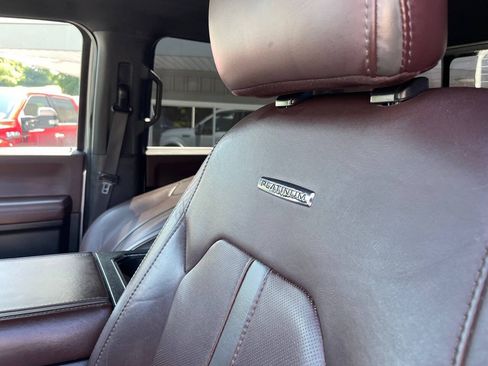 Used 2015 Ford F150 Platinum w/ Equipment Group 701A Luxury AWD/4WD image 22