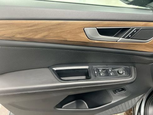 Used 2025 Volkswagen Atlas SE FWD image 19