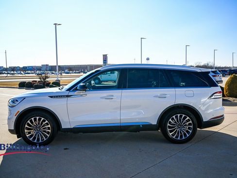 Used 2023 Lincoln Aviator Reserve w/ Equipment Group 201A image 4