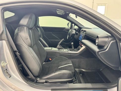 Used 2023 Toyota GR86 Premium w/ ALL Weather Mat Package (TMS) RWD image 16