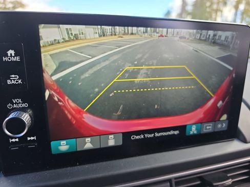 Used 2025 Honda Pilot EX-L image 25