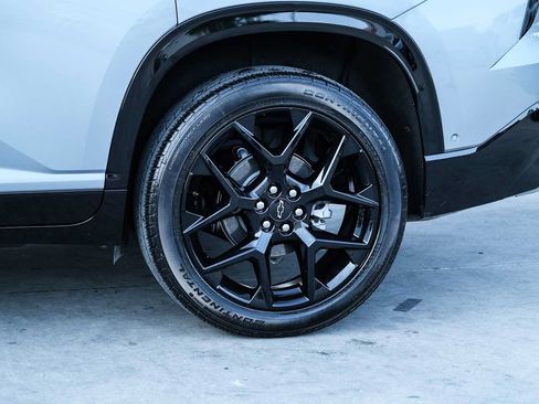 Used 2026 Chevrolet Traverse RS FWD image 21