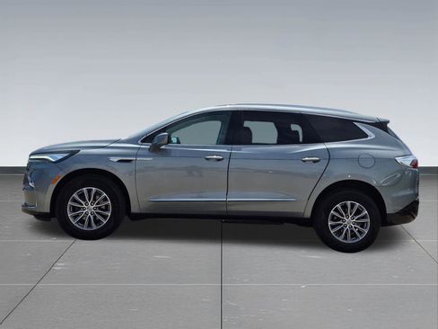 Used 2024 Buick Enclave Essence AWD/4WD image 3