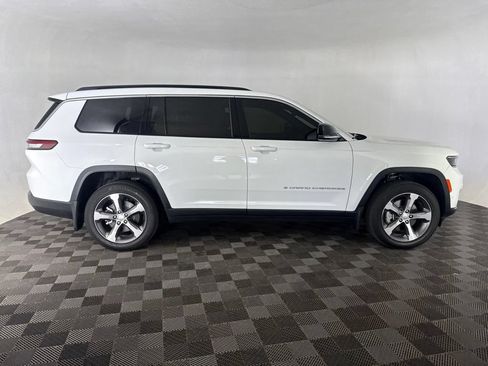 Used 2025 Jeep Grand Cherokee L Limited w/ Luxury Tech Group II AWD/4WD image 4