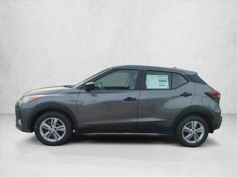 Used 2025 Nissan Kicks Play S image 5