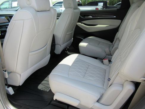 Used 2024 Buick Enclave Avenir w/ Avenir Technology Package image 33