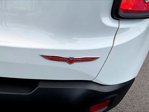 Used 2023 Jeep Renegade Trailhawk image 7