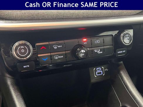 Certified 2023 Jeep Compass Latitude AWD/4WD image 23