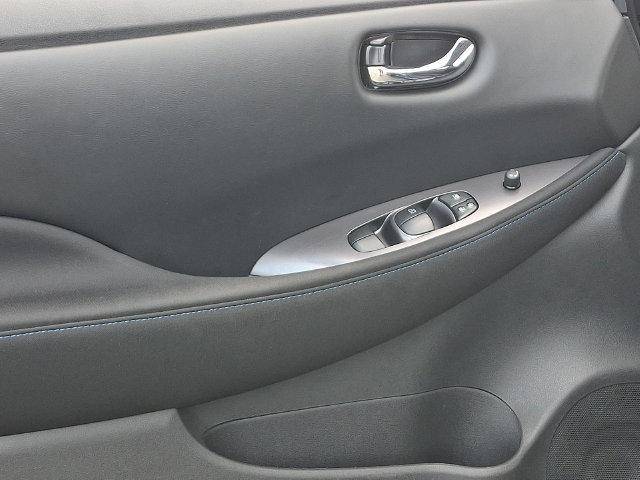 Used 2025 Nissan Leaf S FWD image 21
