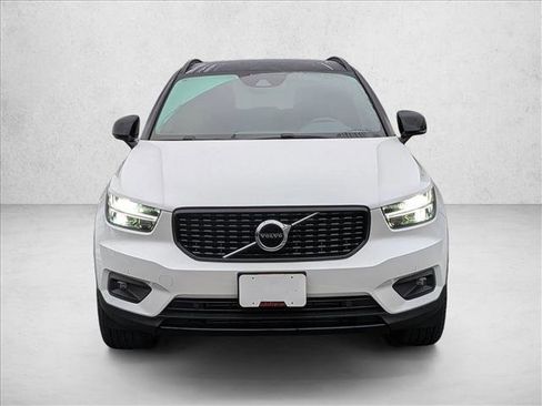 Used 2021 Volvo XC40 T5 R-Design w/ Climate Package image 2