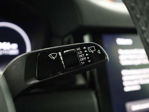 Used 2022 Porsche Cayenne image 30