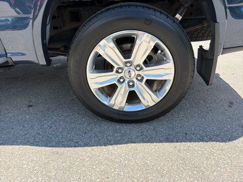 Used 2017 Ford F150 Platinum w/ Equipment Group 701A Luxury AWD/4WD image 31