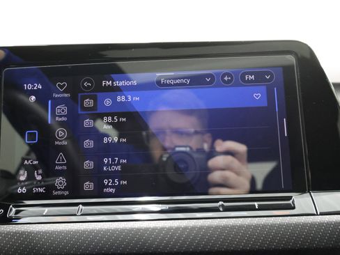 Used 2024 Volkswagen Golf R image 46