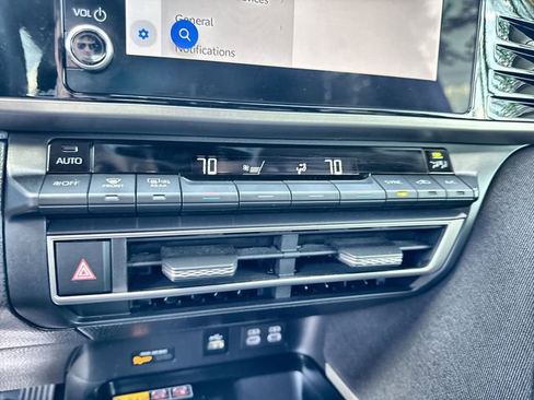 Used 2025 Toyota Camry LE image 27