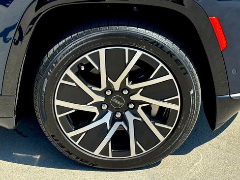 Used 2025 Jeep Wagoneer S Limited image 31