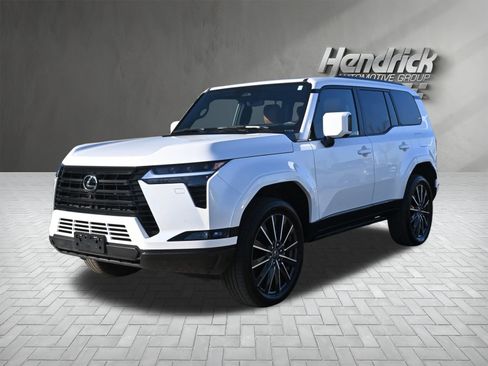Used 2025 Lexus GX 550 w/ Accessory Package (2T) image 8