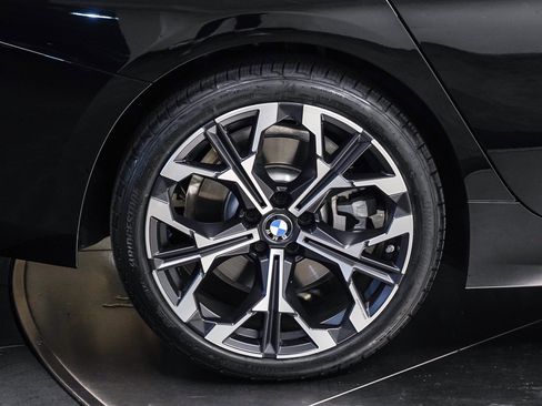 Used 2025 BMW 330i Sedan w/ Convenience Package RWD image 11
