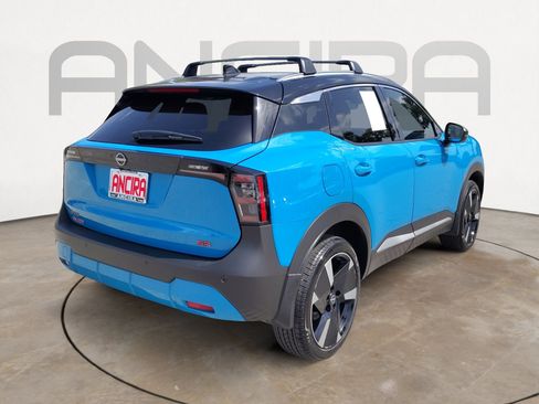 Used 2025 Nissan Kicks SR FWD image 11