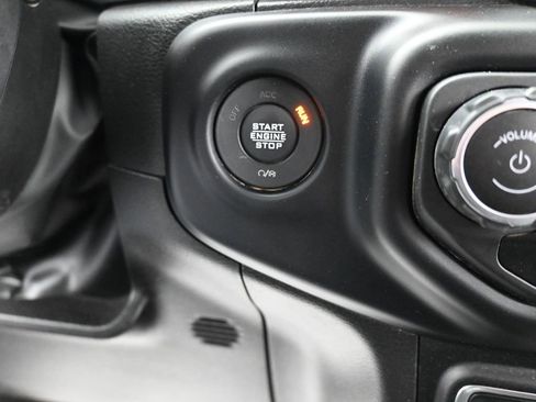 Used 2023 Jeep Gladiator Rubicon w/ Cold Weather Group image 25