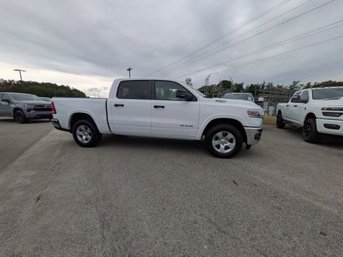 Used 2025 RAM 1500 Big Horn AWD/4WD image 3