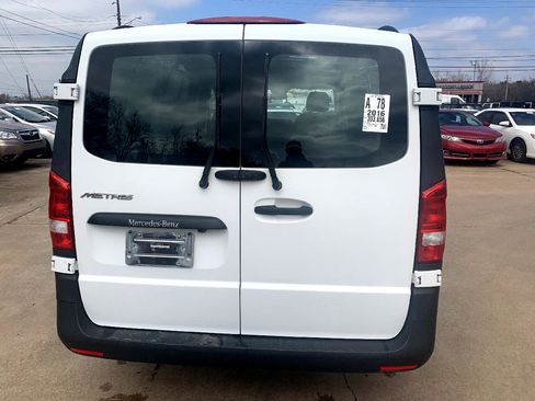 Used 2016 Mercedes-Benz Metris Cargo Van image 7