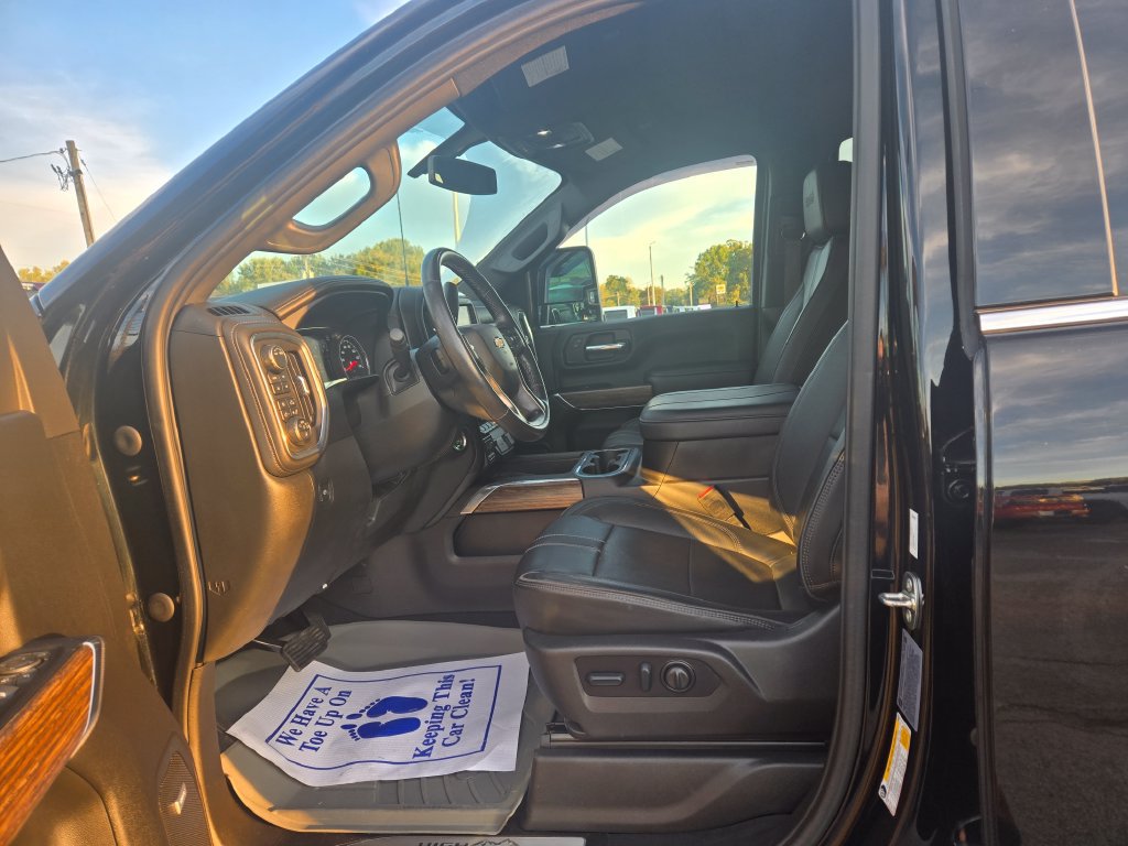 Used 2023 Chevrolet Silverado 2500 High Country w/ Z71 Off-Road Package AWD/4WD image 7