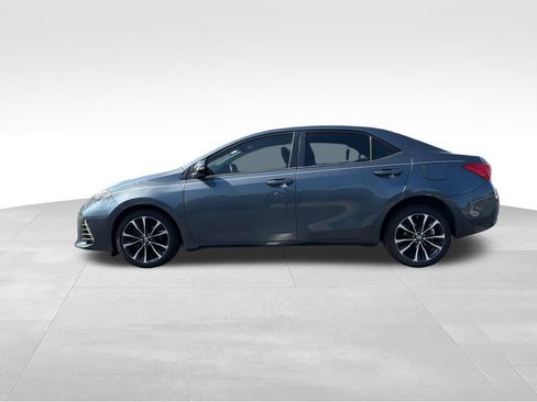 Used 2019 Toyota Corolla SE FWD image 2