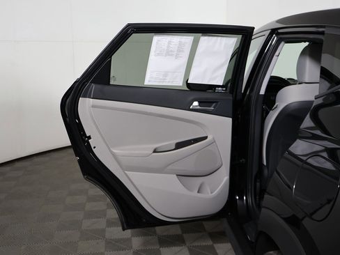 Used 2019 Hyundai Tucson SE image 17