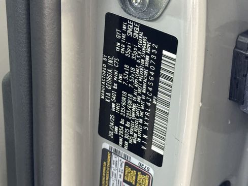 Used 2025 Kia Sorento S FWD image 29