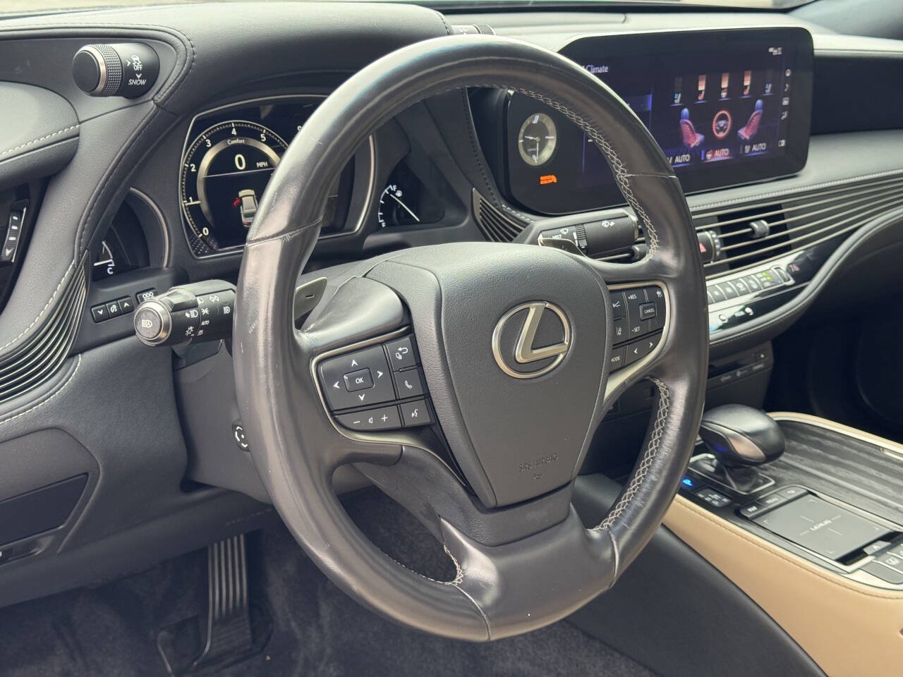 Used 2021 Lexus LS 500 AWD w/ Accessory Package (Z1) image 13