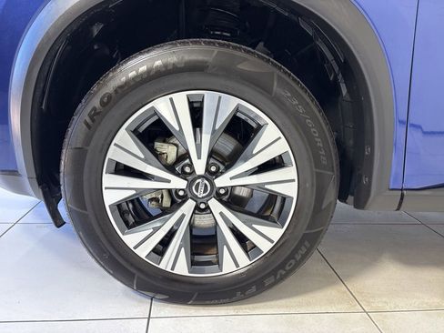 Used 2021 Nissan Rogue SV image 9