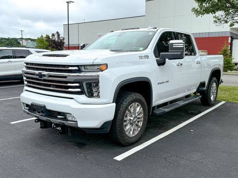 Used 2020 Chevrolet Silverado 2500 High Country w/ Z71 Off-Road Package AWD/4WD image 3