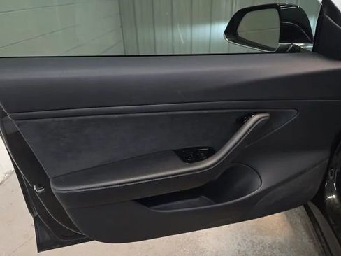 Used 2018 Tesla Model 3 Long Range image 16