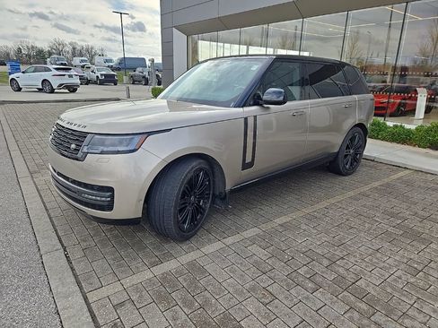 Used 2024 Land Rover Range Rover Long Wheelbase SE image 1