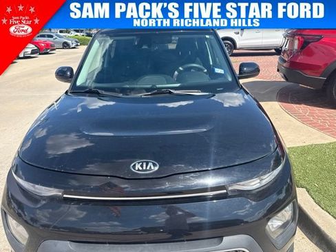 Used 2021 Kia Soul S FWD image 2