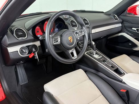 Certified 2024 Porsche 718 Boxster RWD image 4