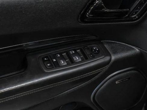 Used 2022 Dodge Durango SRT w/ Technology Group AWD/4WD image 38