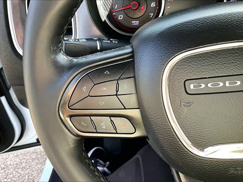 Used 2022 Dodge Charger SXT RWD image 18