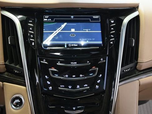 Used 2020 Cadillac Escalade Platinum image 5