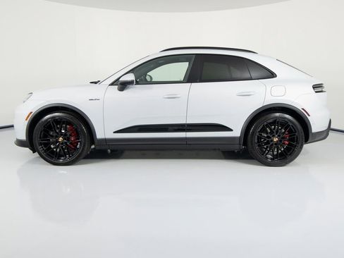 New 2026 Porsche Macan 4S Electric image 7