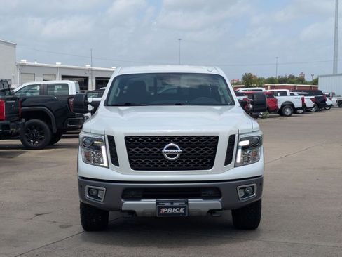 Used 2017 Nissan Titan PRO-4X AWD/4WD image 2