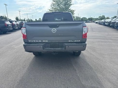 Used 2019 Nissan Titan SL w/ Chrome Package AWD/4WD image 4