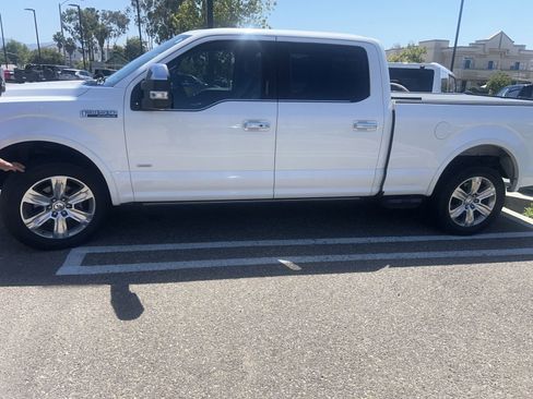 Used 2015 Ford F150 Platinum w/ Equipment Group 701A Luxury AWD/4WD image 16